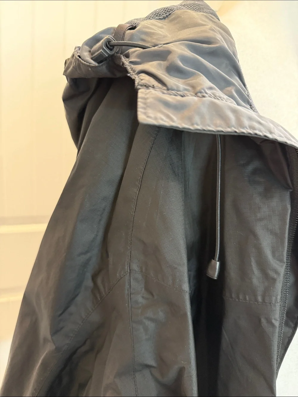 Koppen Black Hooded Rain Jacket